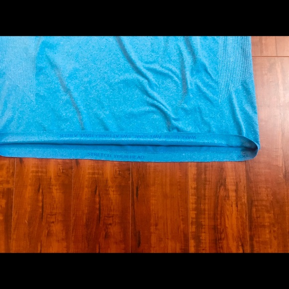 LULULEMON Metal Vent 👕 - Picture 6 of 7